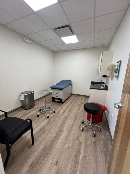More Photos Of 3001 22nd St, Metairie Medical For Lease