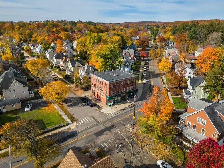 More Photos Of 226-228 Sargeant St, Holyoke Storefront For Lease