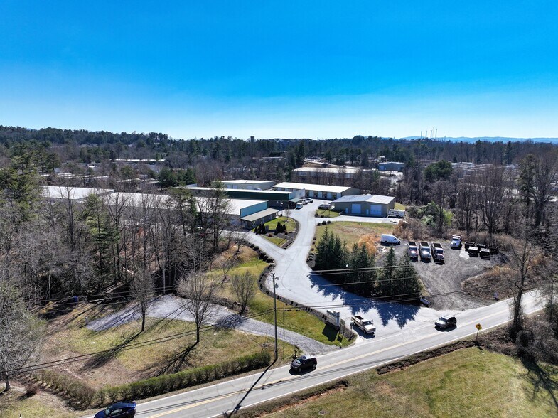 More Photos Of 1-18 Business Park Cir, Arden Light Distribution For Lease