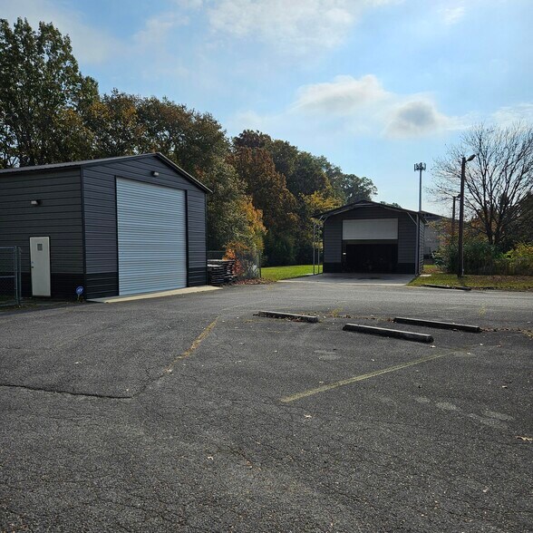 More Photos Of 2015 Westmead St SW, Decatur Industrial For Sale