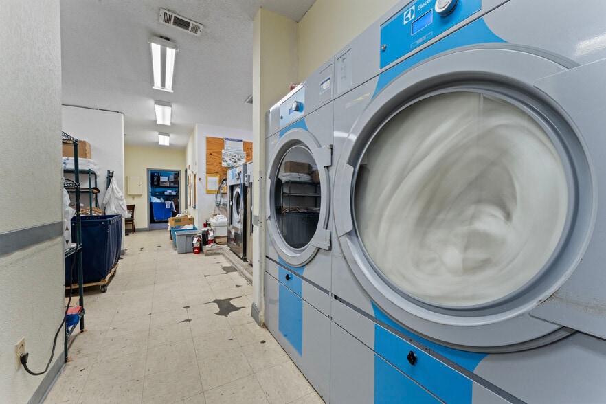 More Photos Of 10645 Reiger Rd, Baton Rouge Hotel For Sale