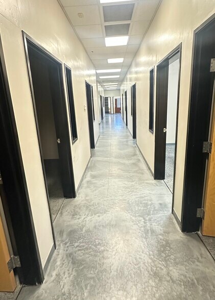 More Photos Of 12455 N 92nd Dr, Peoria Warehouse For Lease