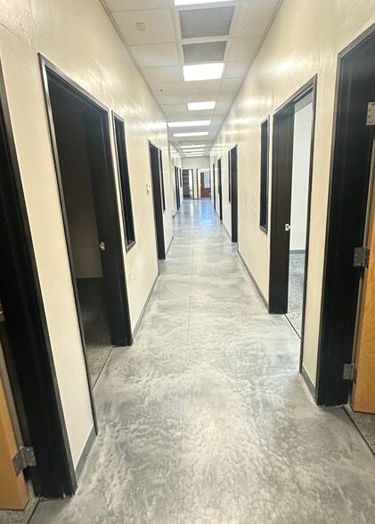 More Photos Of 12455 N 92nd Dr, Peoria Warehouse For Lease