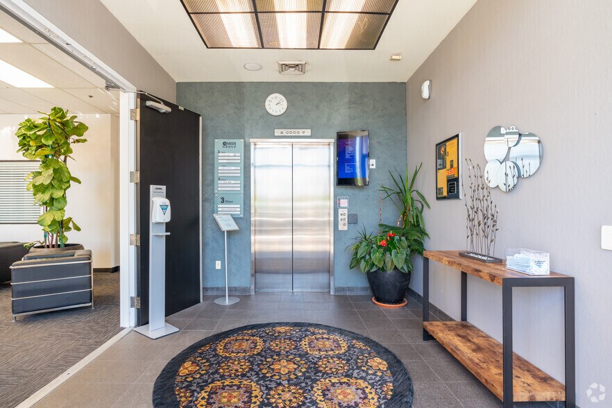 More Photos Of 370 Convention Way, Redwood City Office For Lease