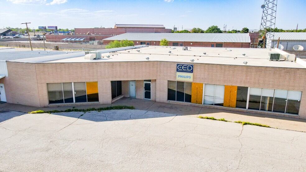 More Photos Of 305 E University Blvd, Odessa Storefront Retail Office For Lease