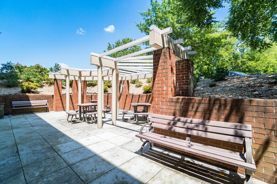 More Photos Of 1701 Fall Hill Ave, Fredericksburg Office For Lease