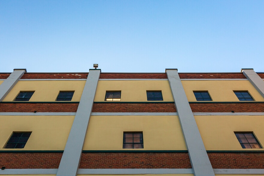 More Photos Of 239 Lindbergh Pl, Paterson Unknown For Lease