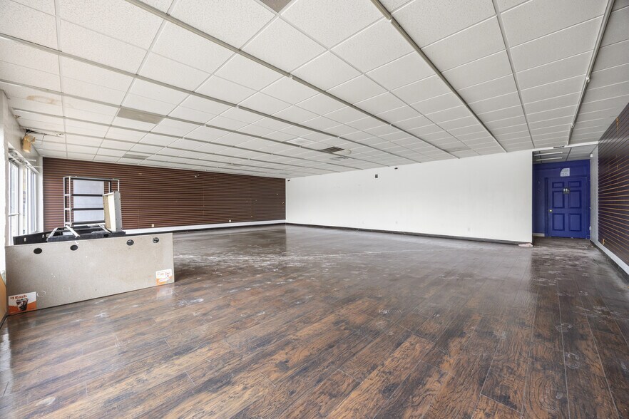 More Photos Of 1320-1326 Bedford Rd, Bedford Unknown For Lease