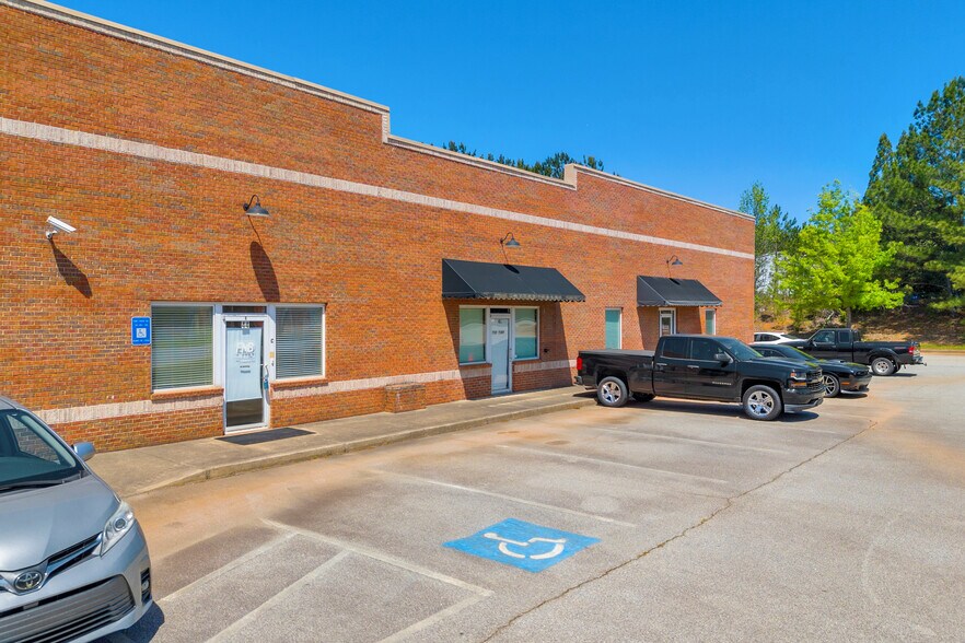 More Photos Of 40 Chamisa Rd, Covington Distribution For Lease
