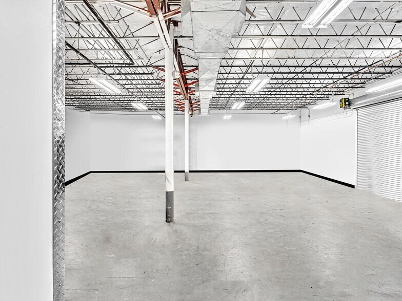 More Photos Of 2200 N University Dr, Sunrise Warehouse For Lease