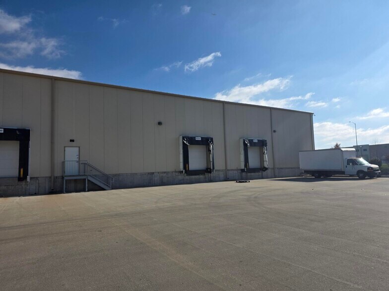 More Photos Of 4300-4324 N Belgium Ave, Riverside Warehouse For Lease