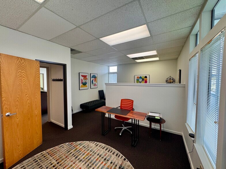 More Photos Of 2505 SW Spring Garden St, Portland Office For Lease