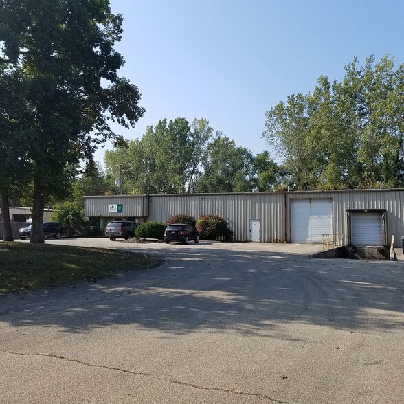 More Photos Of 2917 Paul Dr, Elkhart Warehouse For Lease