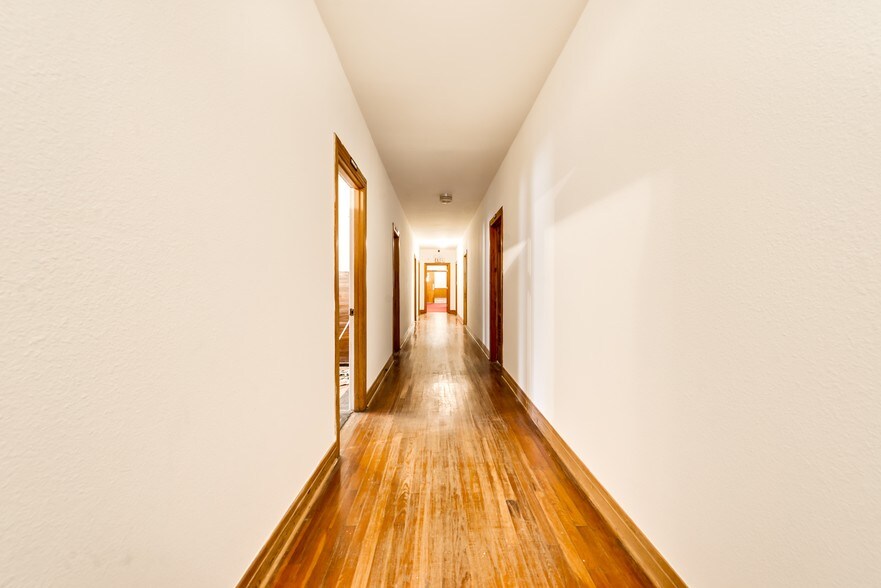 More Photos Of 4633 Wichita St, Fort Worth Religious Facility For Lease