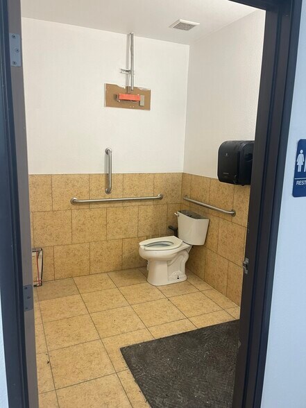 More Photos Of 1820-1830 S Rainbow Blvd, Las Vegas Unknown For Lease