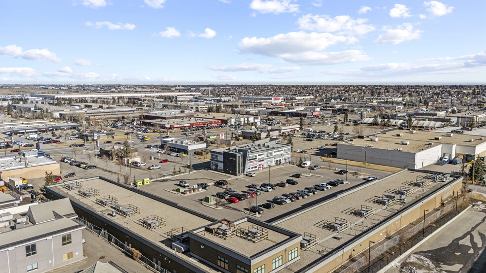 More Photos Of 3131 27th St NE, Calgary Storefront For Sale