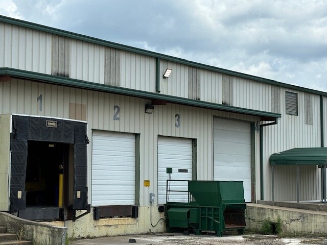 More Photos Of 899 Industrial Dr, Lewisburg Warehouse For Lease