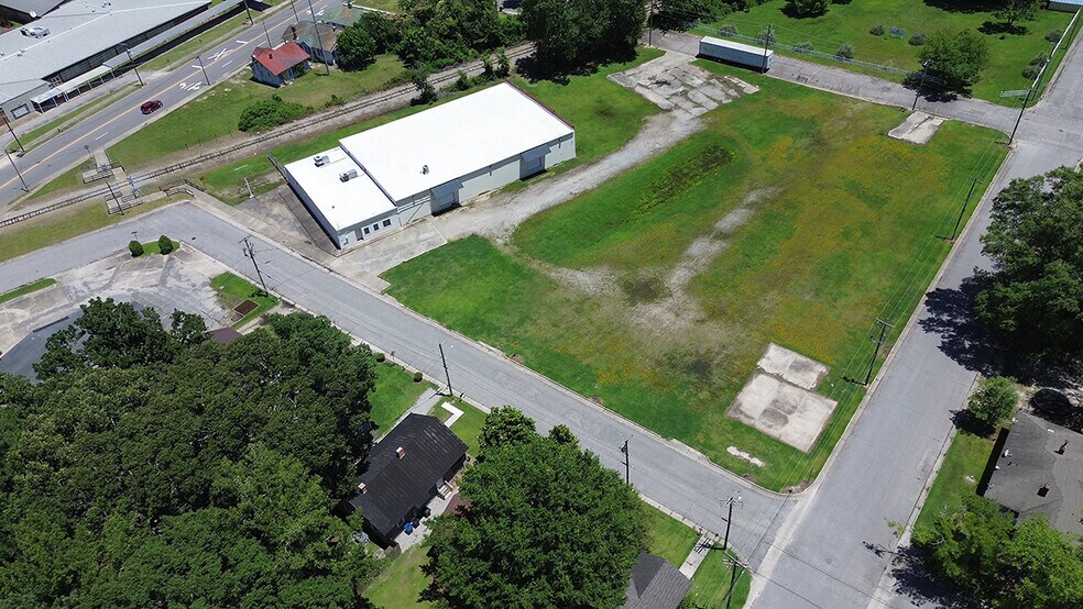 Primary Photo Of 501 S Pine St, Rocky Mount Distribution For Sale