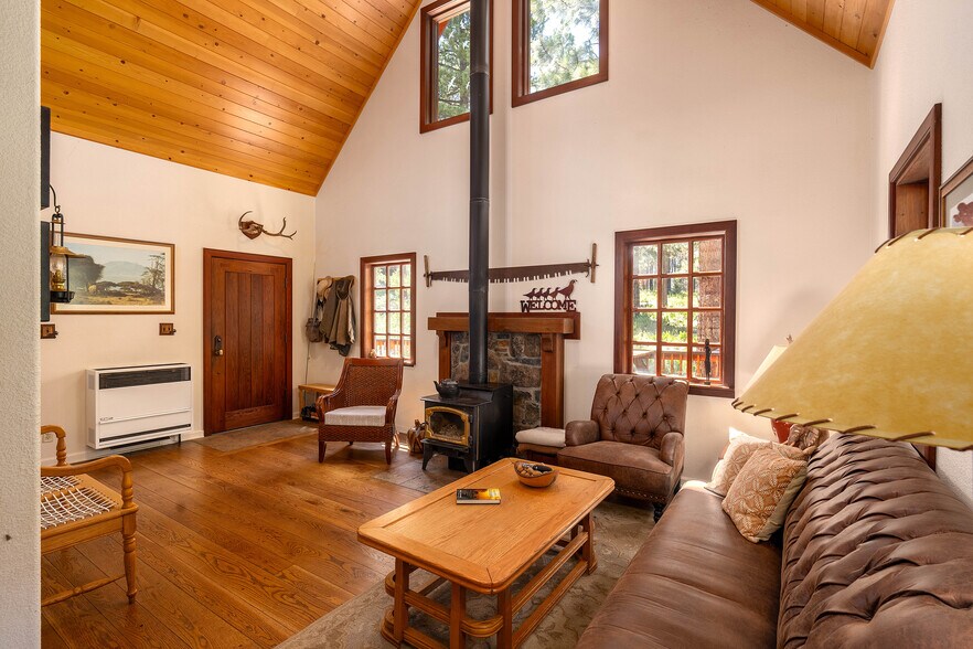 More Photos Of 320 Independence Lake Rd, Sierraville Lodge Meeting Hall For Sale