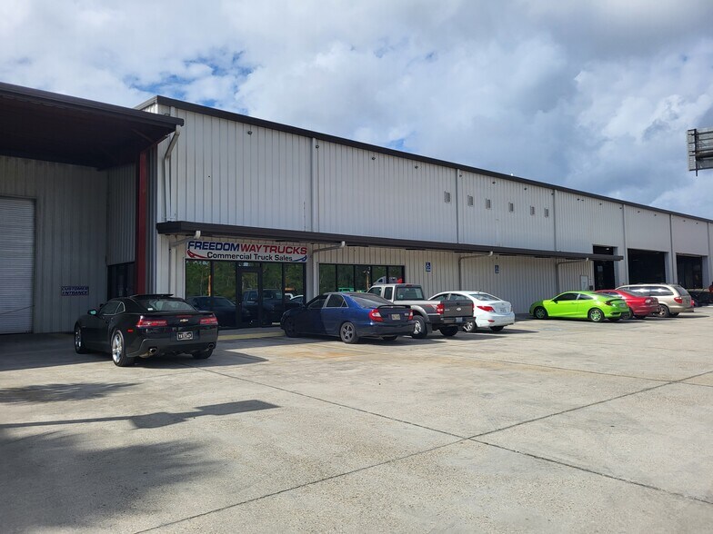 More Photos Of 9140 Canal Rd, Gulfport Light Distribution For Sale