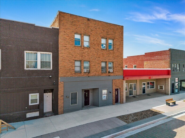 More Photos Of 1022 15th Ave, East Moline Multifamily For Sale
