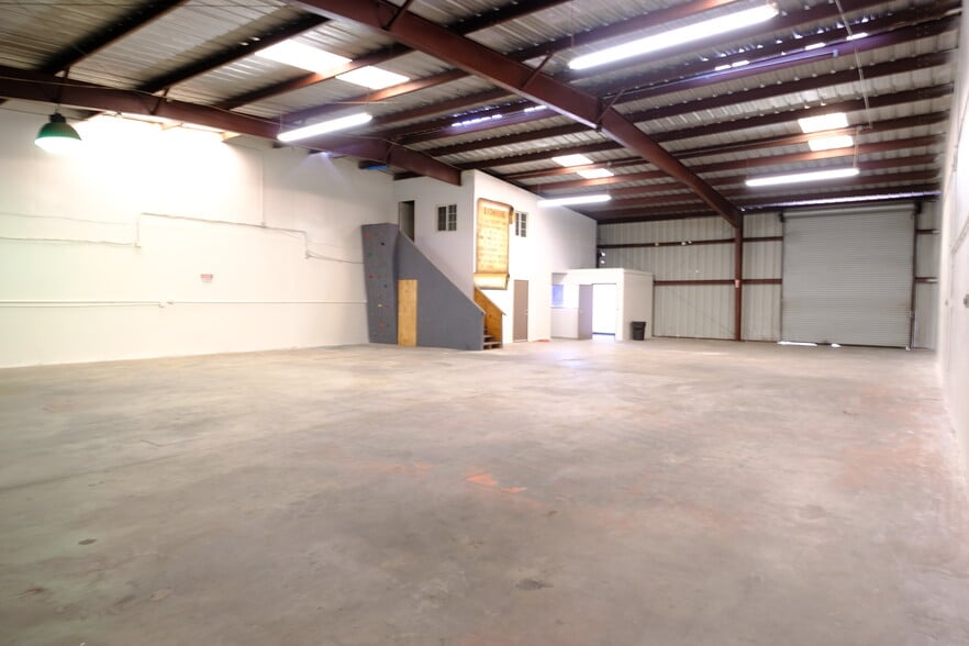 More Photos Of 8266 Sultana Ave, Fontana Warehouse For Sale
