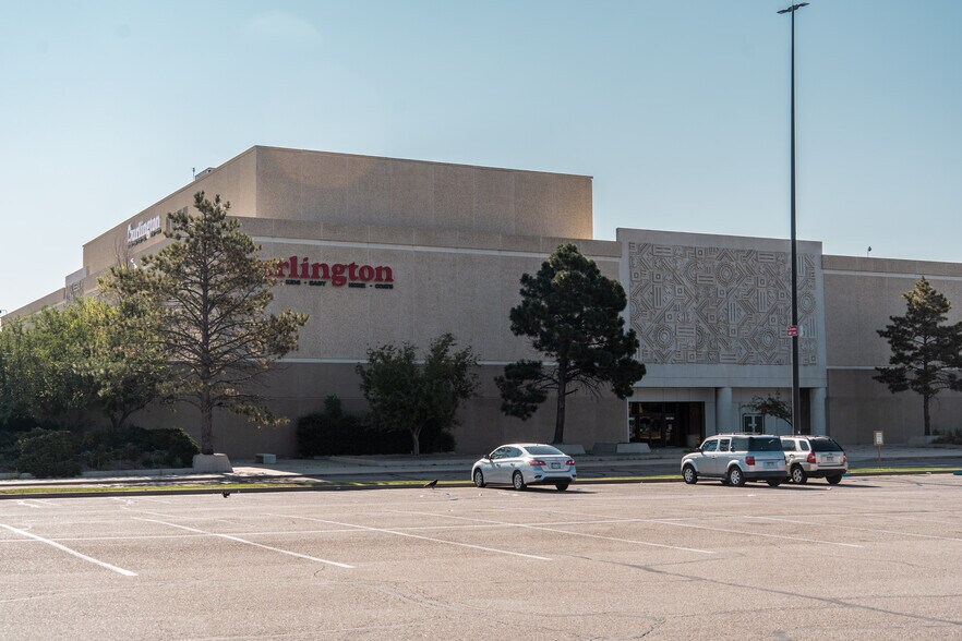 More Photos Of 820 Citadel Dr E, Colorado Springs General Retail For Lease