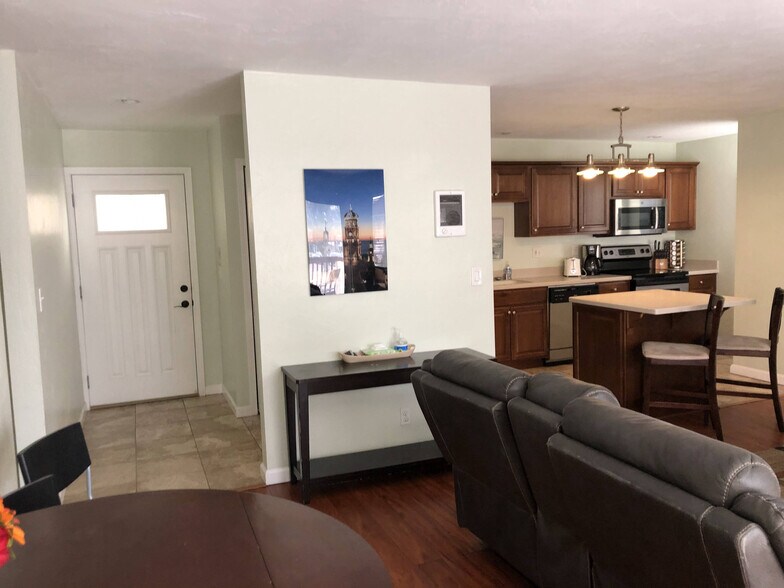 More Photos Of 2954-2958 Mission Blvd, San Diego Apartments For Sale