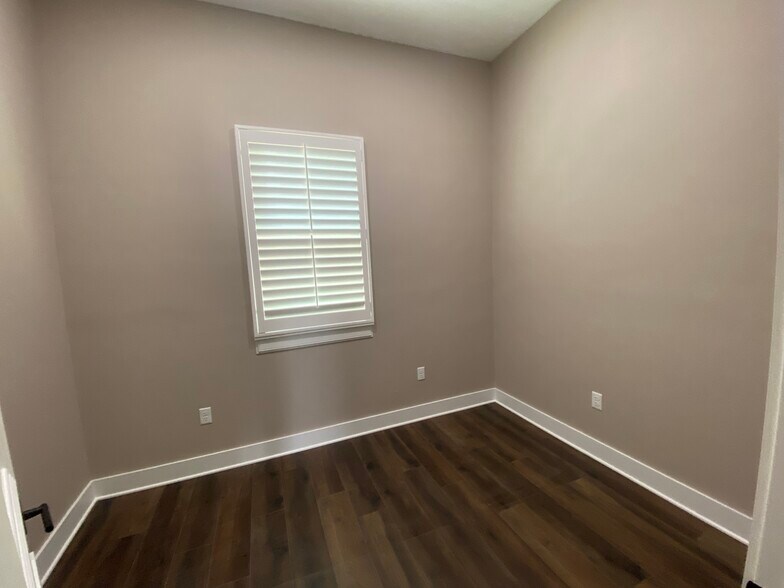 More Photos Of 144 Old Town Blvd N, Argyle Office For Lease