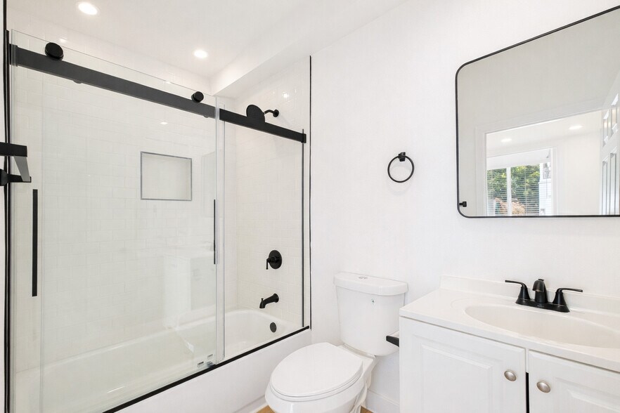 More Photos Of 625 Orizaba Ave, Long Beach Apartments For Sale