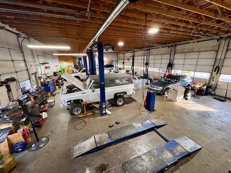 More Photos Of 28117 SE Highway 212, Boring Auto Repair For Sale
