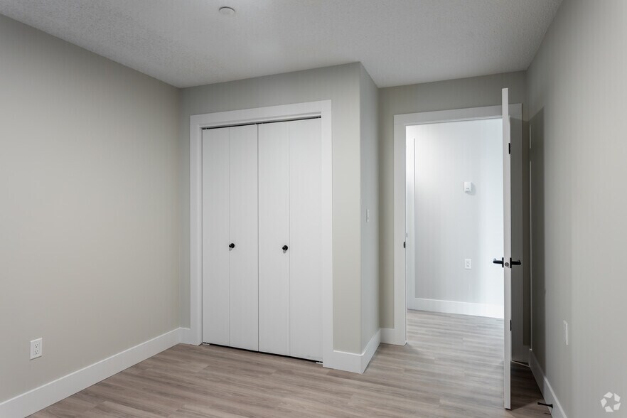 More Photos Of 10015 103 Av NW, Edmonton Apartments For Sale