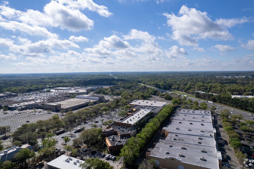 More Photos Of 6711 W Newberry Rd, Gainesville Department Store For Sale