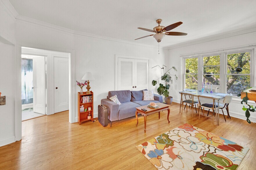 More Photos Of 1024 Noyes St, Evanston Apartments For Sale