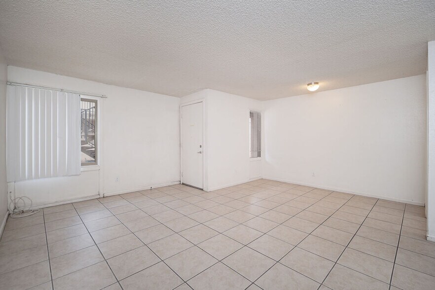 More Photos Of 2432 W Turney Ave, Phoenix Shelter For Sale