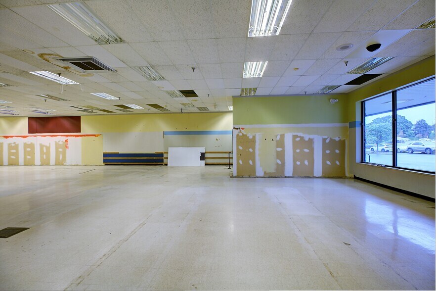 More Photos Of 75-81 Vandenburgh Ave, Troy General Retail For Lease