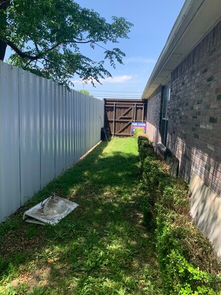 More Photos Of 2920 Inwood Rd, Dallas Office For Lease