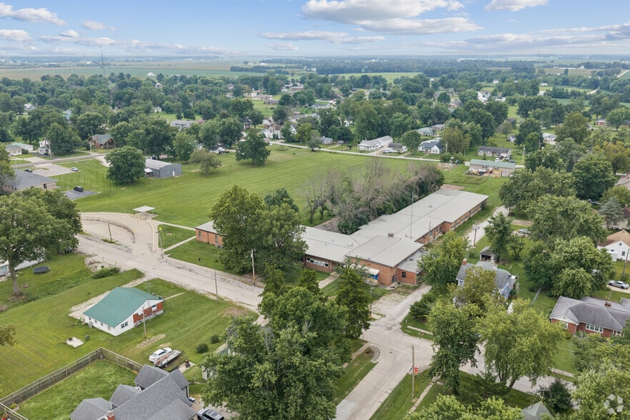 More Photos Of 111 W College Ave, Shelbina Schools For Sale