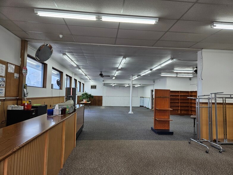 More Photos Of 408 Columbus Ave, Bay City Freestanding For Sale