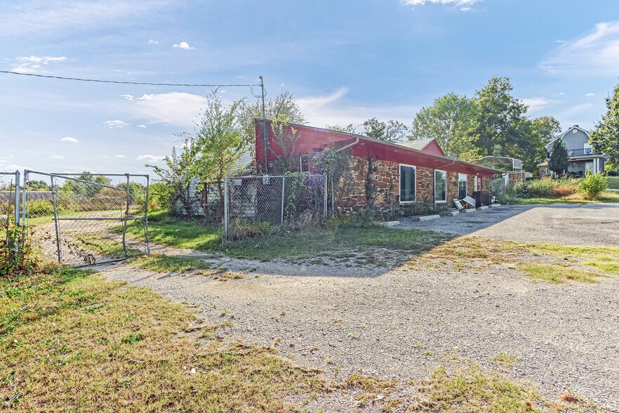 More Photos Of 11944 NE 23rd St, Choctaw Auto Repair For Sale
