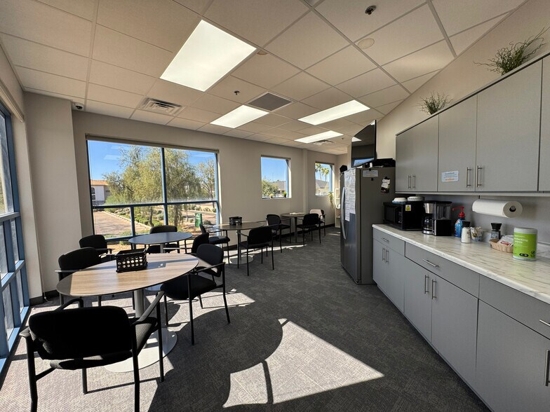 More Photos Of 7300 W Boston St, Chandler Warehouse For Lease