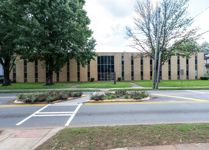 More Photos Of 337 S Milledge Ave, Athens Office For Sale