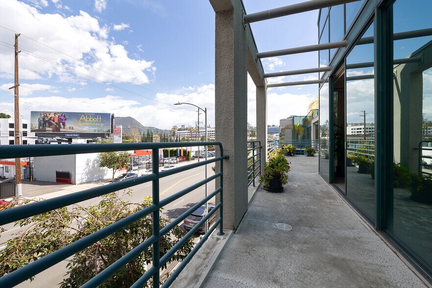 More Photos Of 4123 Lankershim Blvd, North Hollywood Office For Sale