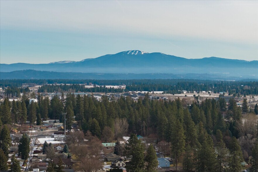 More Photos Of 120-124 E Crawford St, Deer Park Freestanding For Sale