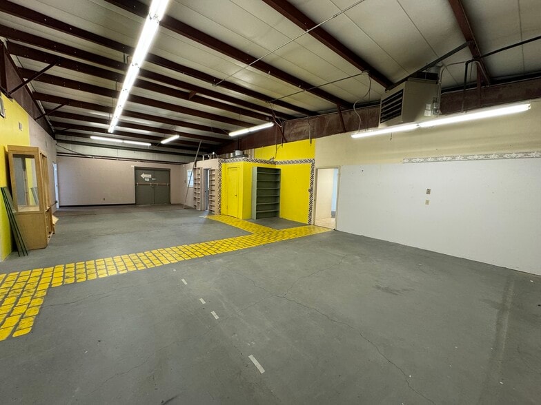 More Photos Of 2458 I 70 Business Loop, Grand Junction Service For Lease