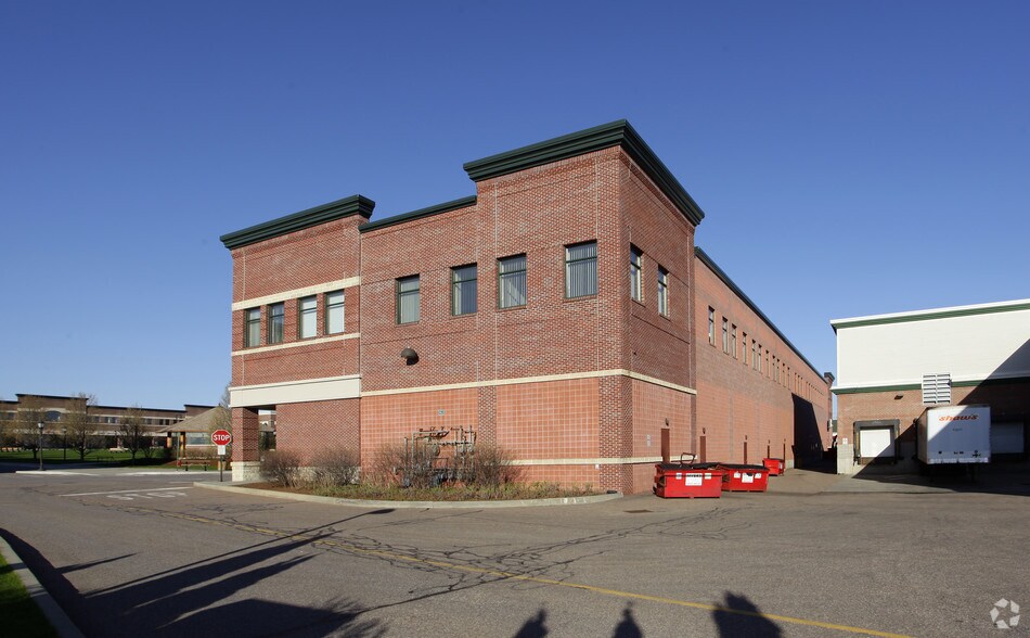 More Photos Of 121 Connor Way, Williston Storefront Retail Office For Lease