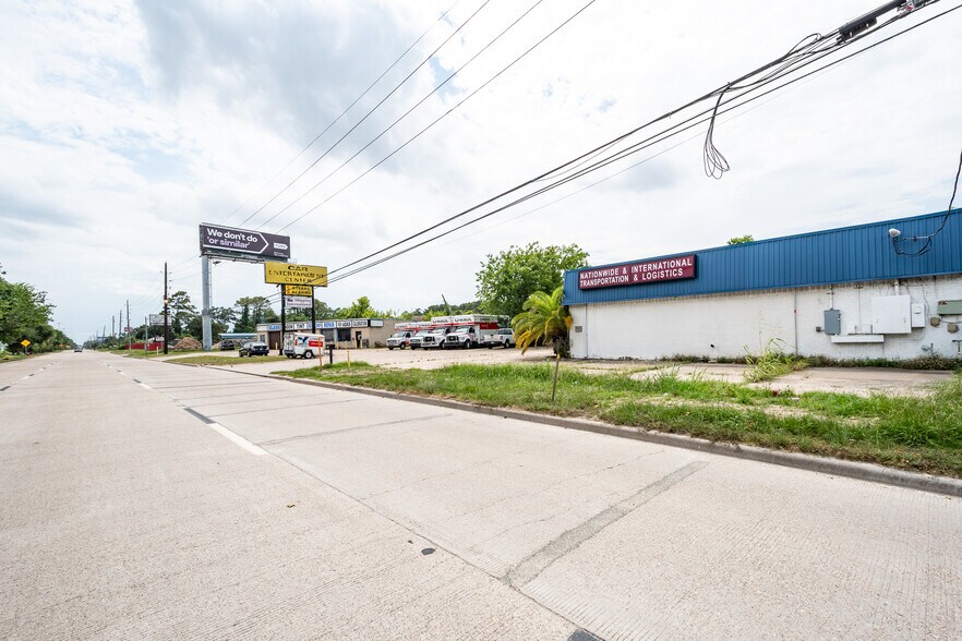 More Photos Of 17717 Highway 59 N, Humble Auto Repair For Sale