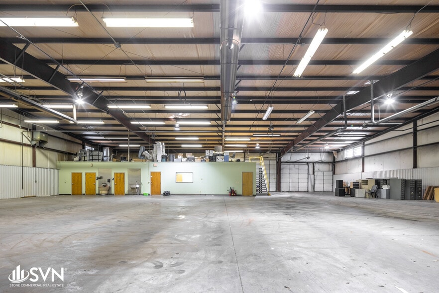 More Photos Of 111 Capital Ct, Nicholasville Industrial For Sale