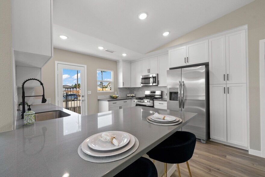 More Photos Of 505 E 4th St, National City Multifamily For Sale