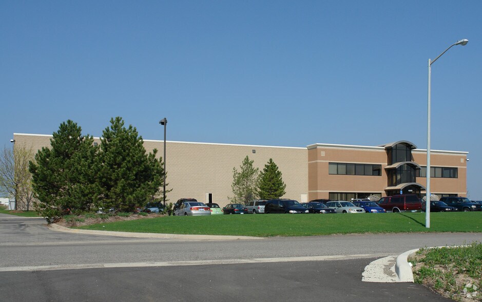 More Photos Of 4555 Danvers Dr SE, Grand Rapids Distribution For Lease